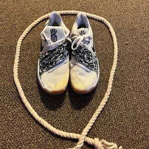 Nike Kyrie Low Ep 1 White and Black Patterned Athletic Shoes